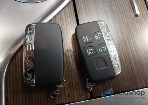 2015 Jaguar Xf 3.0 Portfolio/3.0 Sport z USA, uszkodzony, nr VIN SAJWJ0FF3F8U70442